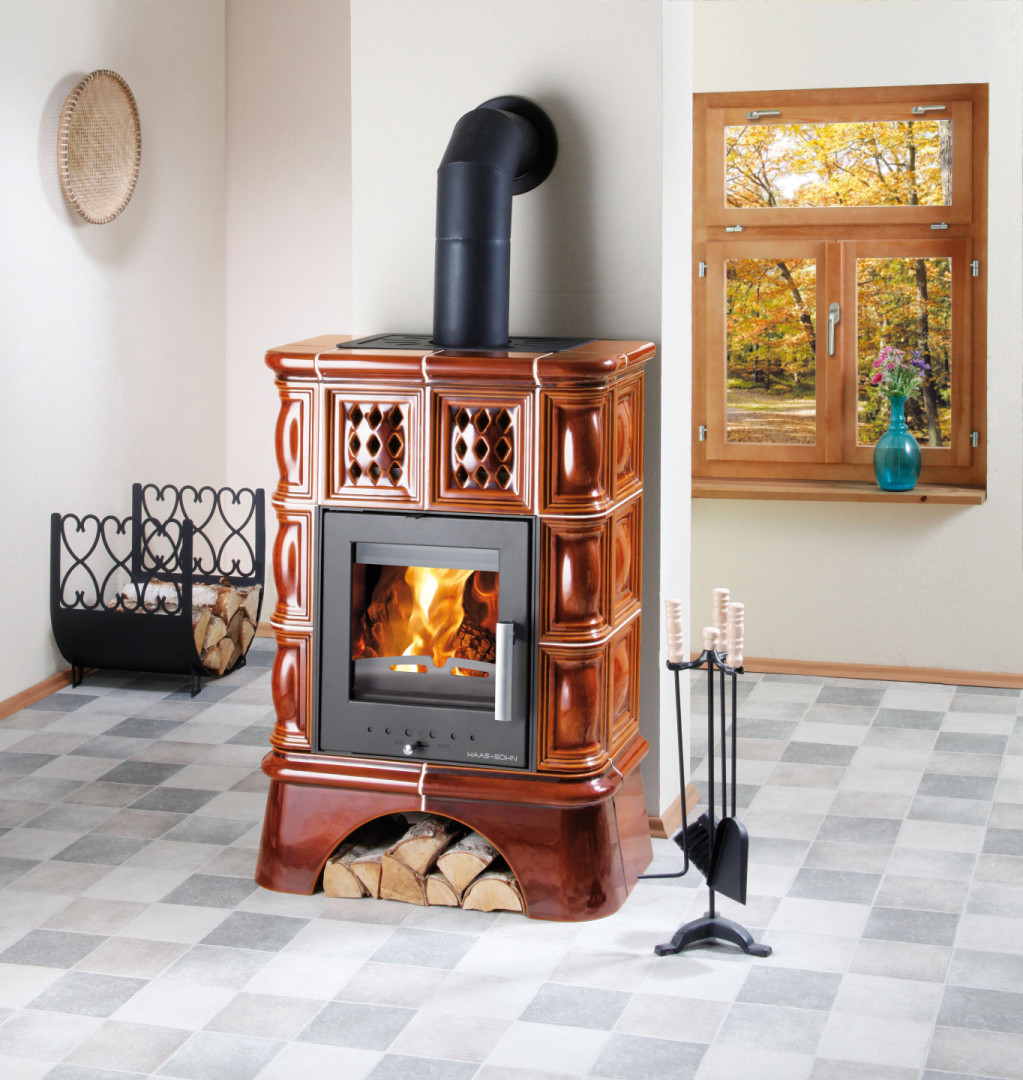 HAAS+SOHN TREVISO II kachlová kamna 2,7-8kW, s výměníkem, černá/medovník 0433930020000 Obrázek - fotka