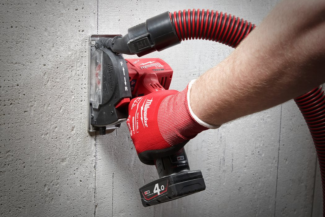 MILWAUKEE M12 FCOT-422X FUEL aku kotoučová pila 76 mm, 12 V, 2x akumulátor 4,0+2,0 Ah, nabíječka, kufr, příslušenství 4933464619 Obrázek - fotka
