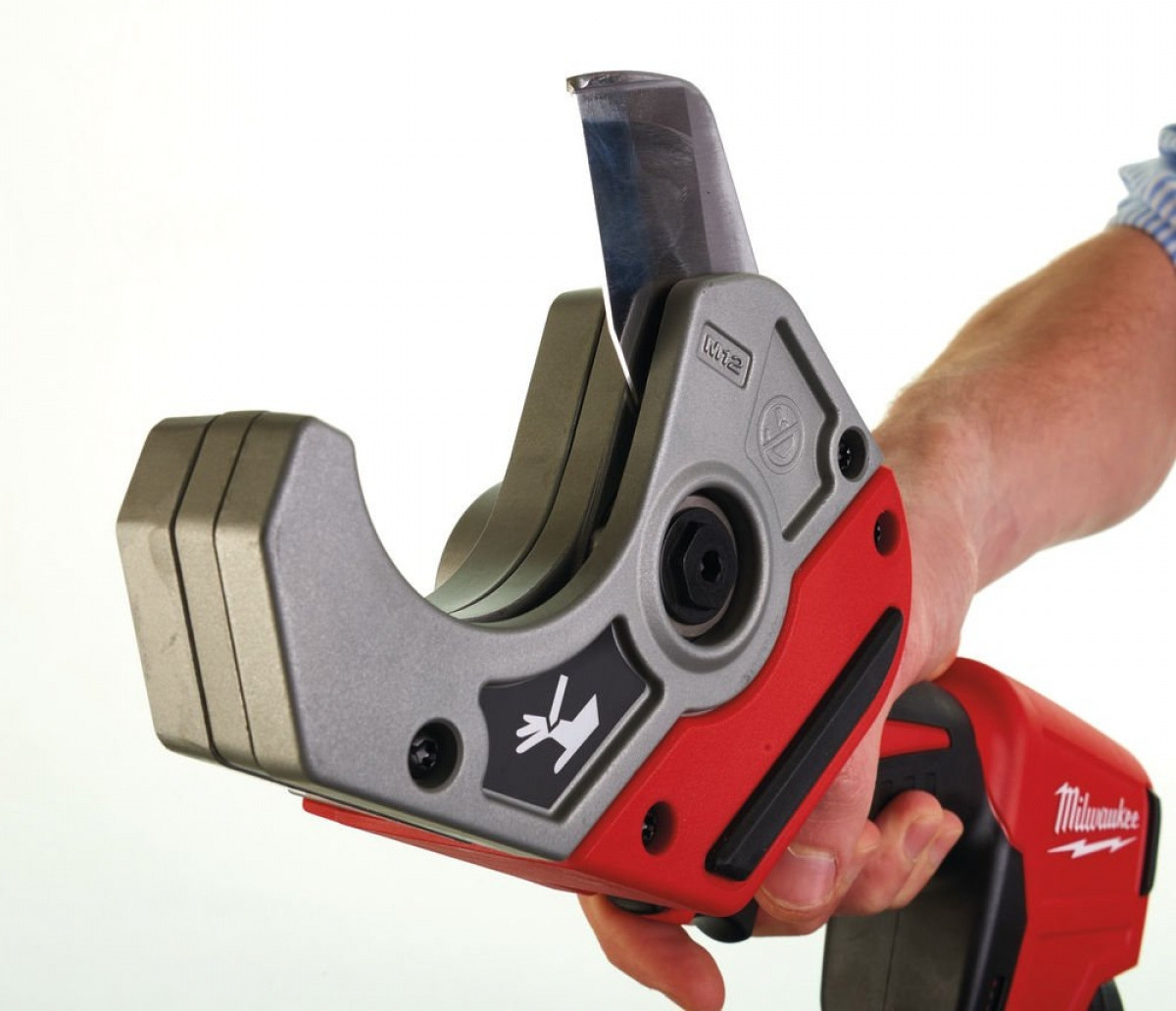 MILWAUKEE M12 SET 3 aku řezák + aku nůžky + příklepová vrtačka + kleště + odhrotovač + vodováha + pásmo + 3x aku 3,0Ah + aku 6,0Ah + nabíječka + rukavice + brýle SET 3 Obrázek - fotka