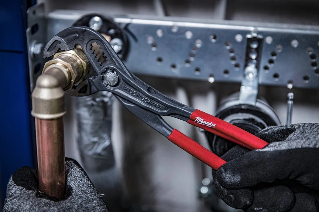 MILWAUKEE M12 SET 3 aku řezák + aku nůžky + příklepová vrtačka + kleště + odhrotovač + vodováha + pásmo + 3x aku 3,0Ah + aku 6,0Ah + nabíječka + rukavice + brýle SET 3 Obrázek - fotka