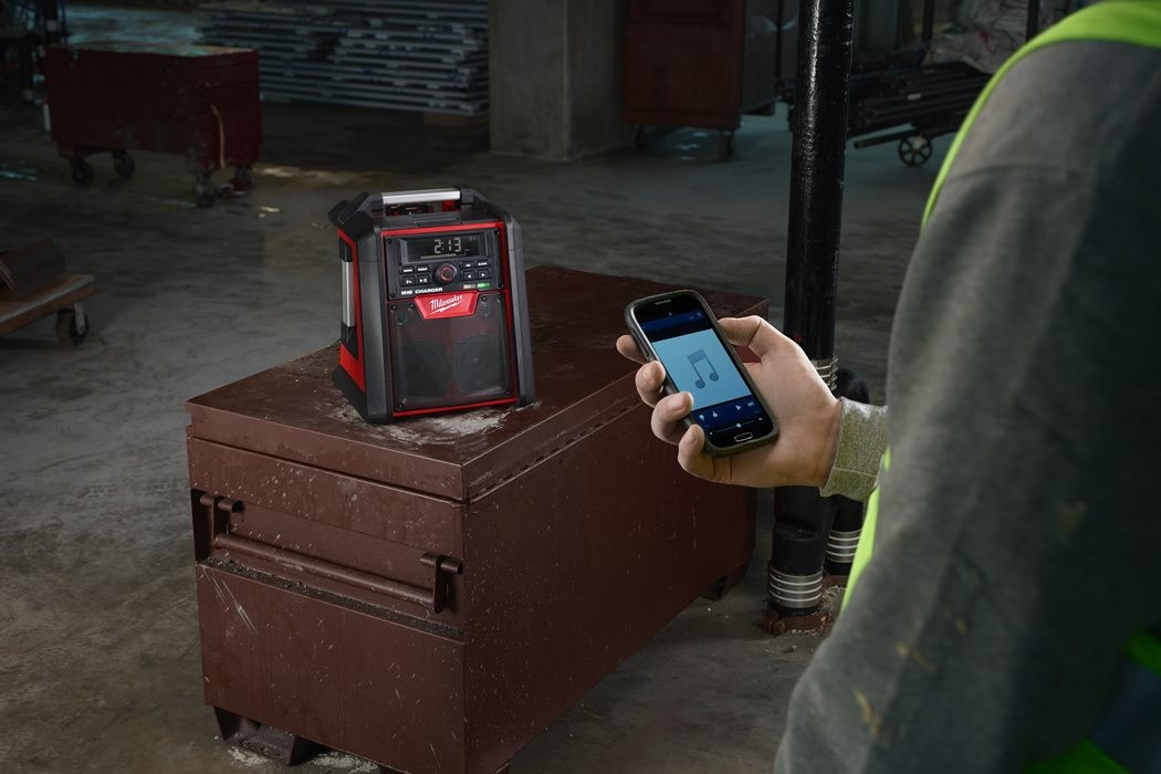 MILWAUKEE M18 RC-0 rádio nabíječka AM/FM, 18 V/220-240 V, 40 W, USB, Bluetooth 4933446639 Obrázek - fotka