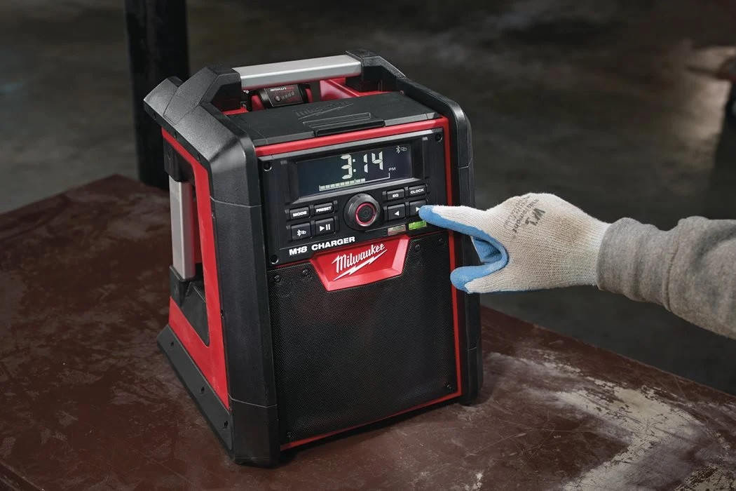 MILWAUKEE M18 RC-0 rádio nabíječka AM/FM, 18 V/220-240 V, 40 W, USB, Bluetooth 4933446639 Obrázek - fotka